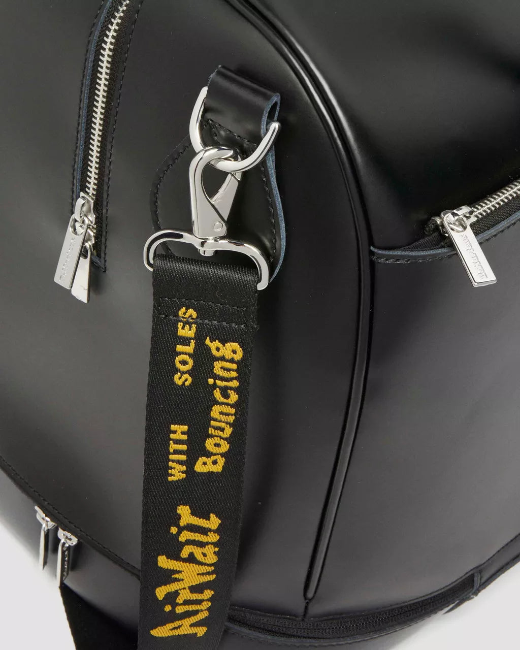 DR MARTENS Smooth Leather Weekender Bag
