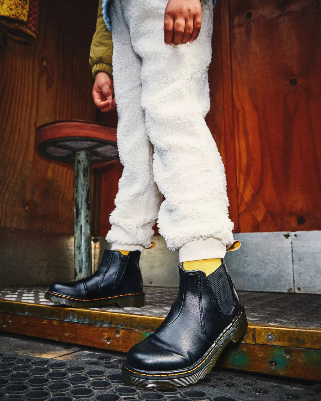 DR MARTENS Vegan Junior 2976 Chelsea Boots