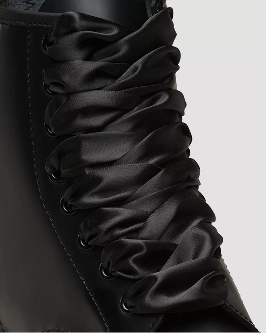 DR MARTENS 140cm Ribbon Shoe Laces (8-10 Eye)