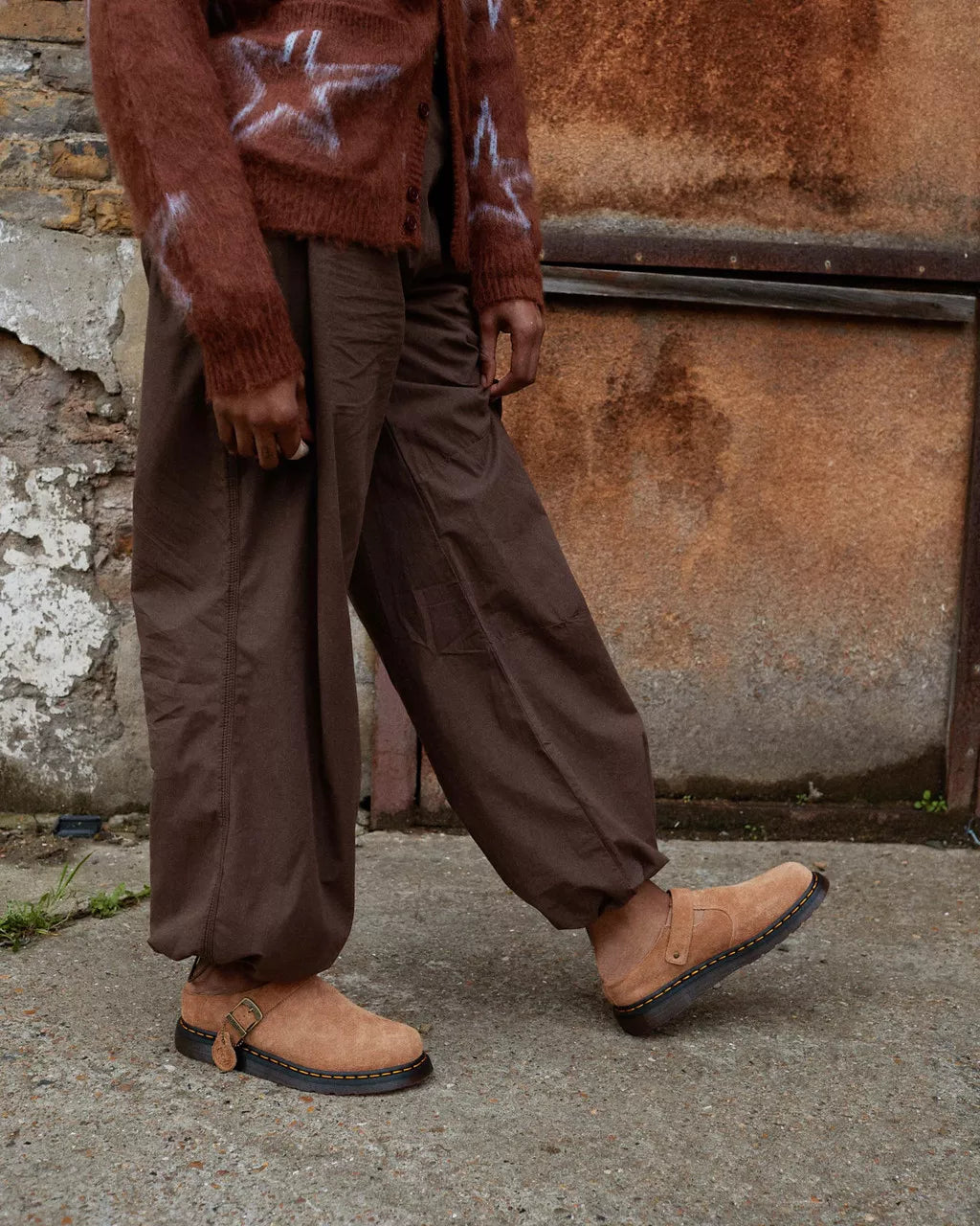 DR MARTENS Isham Desert Oasis Suede Mules