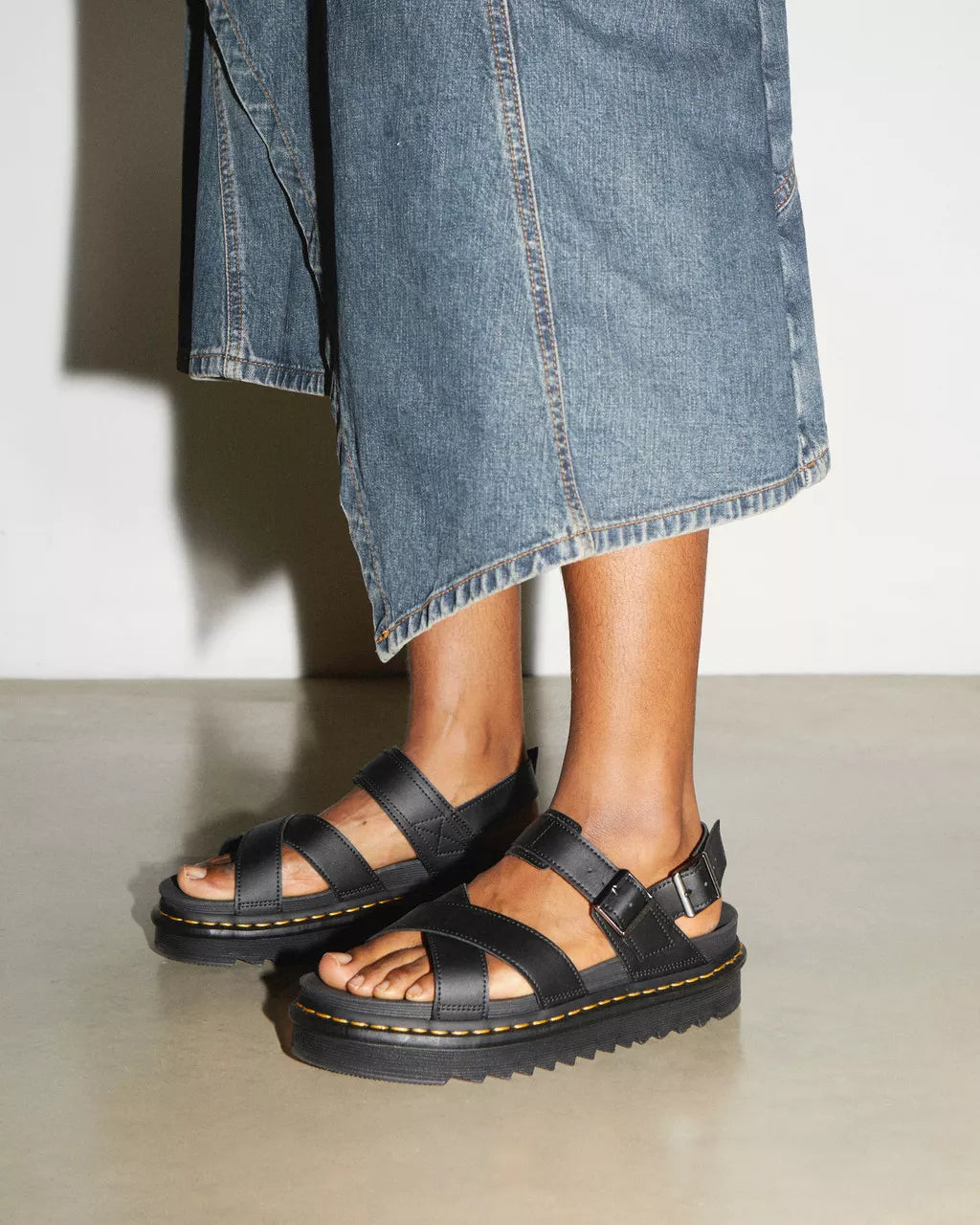 Voss II Hydro Leather Strap Sandals