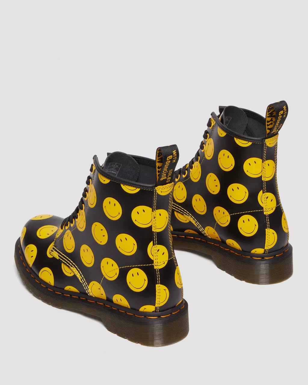 DR MARTENS 1460 SMILEY&reg;&nbsp;SMOOTH LEATHER BOOTS