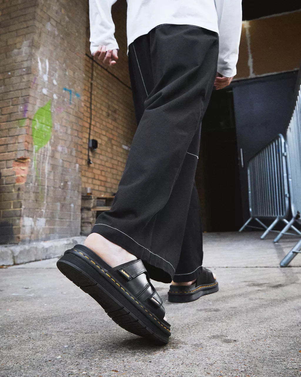 DR MARTENS Daxton Leather Slide Sandals