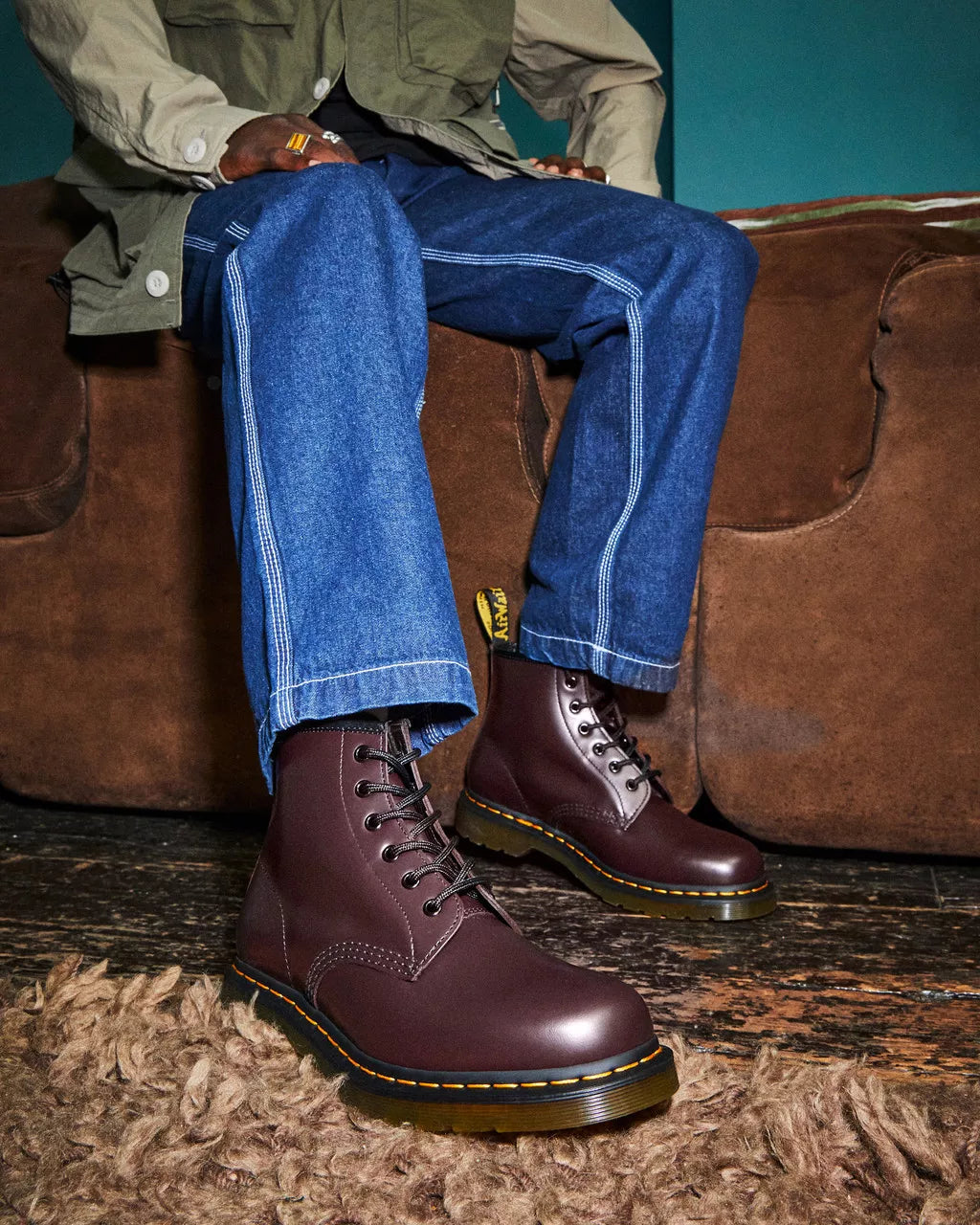 DR MARTENS 101 Yellow Stitch Smooth Leather Ankle Boots