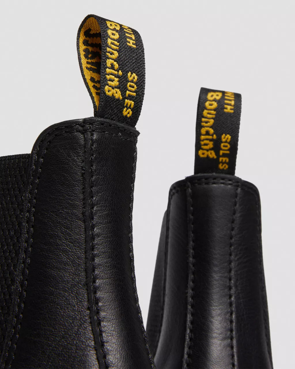 2976 Virginia Leather Chelsea Boots