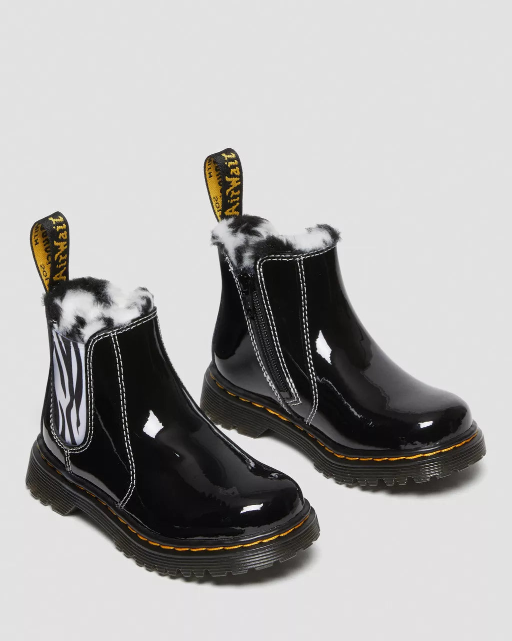DR MARTENS 2976 Leonore T Black Patent Lamper