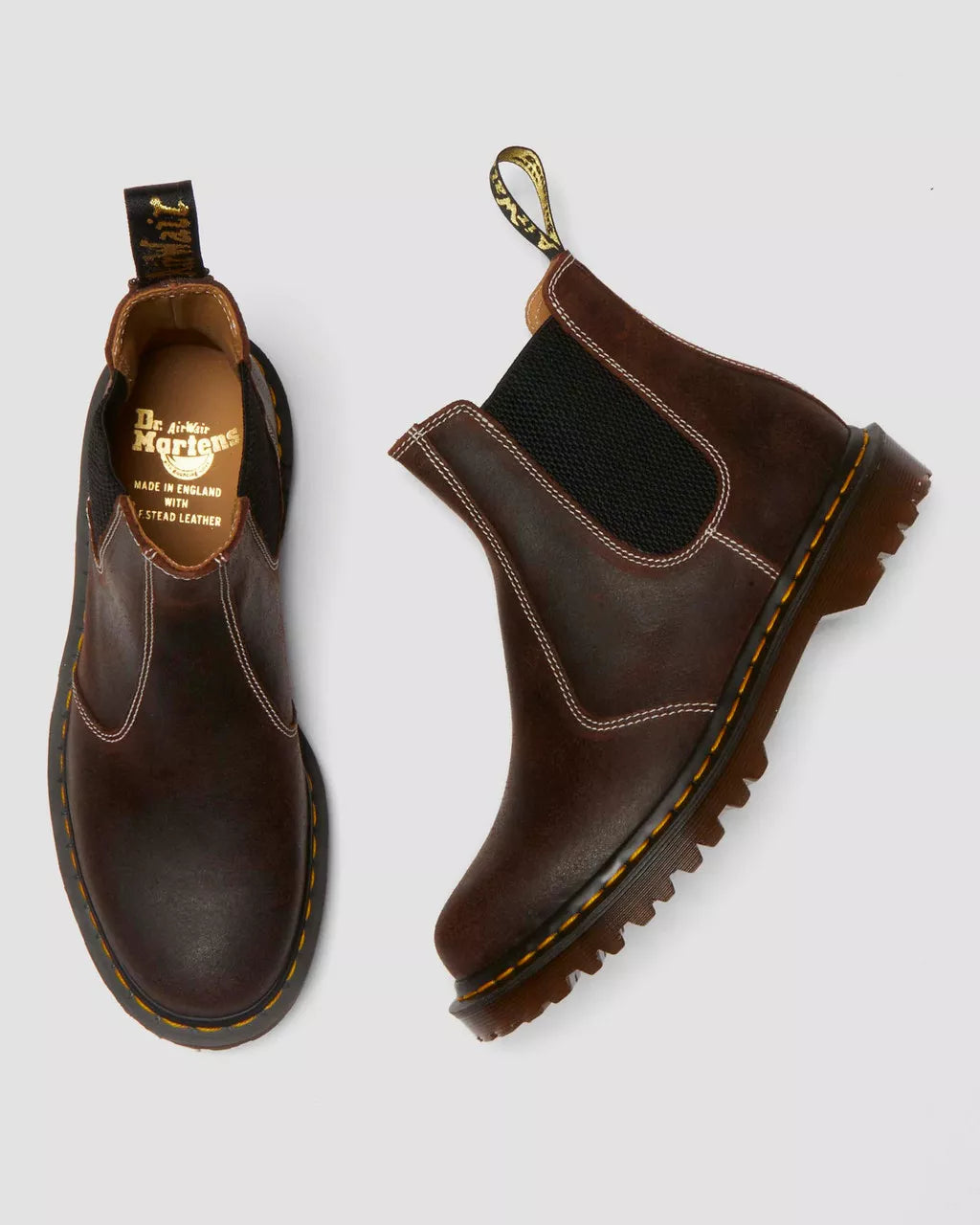 2976 Wax Commander Leather Chelsea Boots