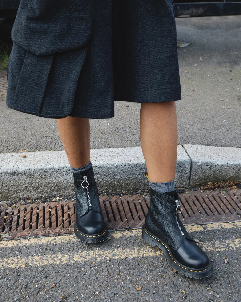 DR MARTENS 1460 Pascal Front Zip Leather Boots