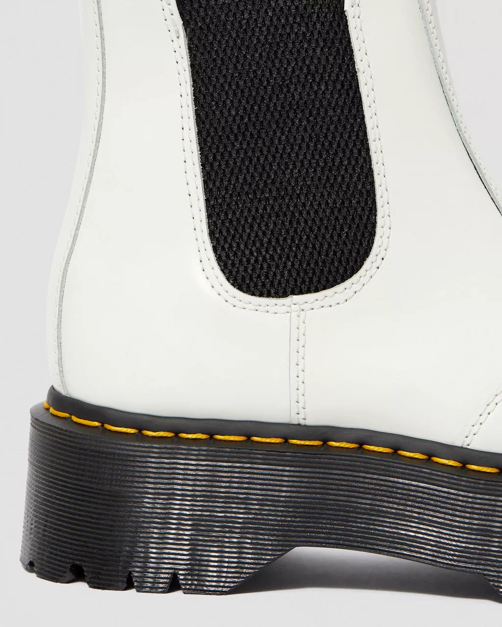 DR MARTENS 2976 Quad Platform Chelsea Boots