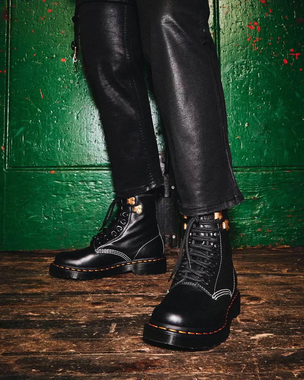 DR MARTENS 1460 Leather Boots HDW
